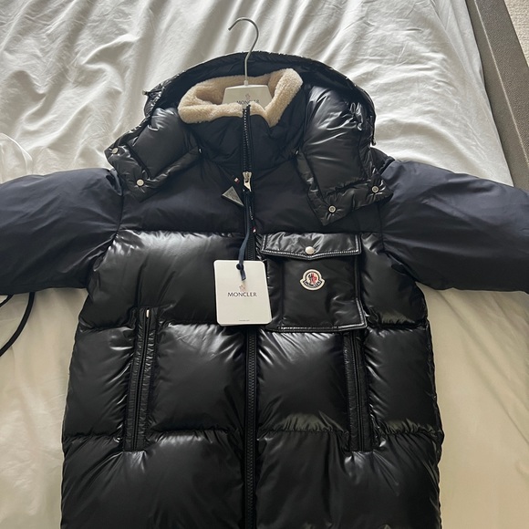 Brand new Moncler - Picture 3 of 6